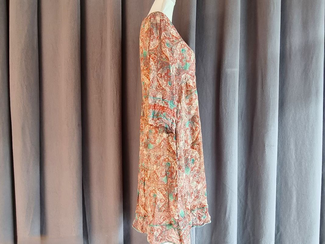 Vestiti: Buntes lockeres Kleid – Usato da Urtenen-Schönbühl venduto da Restwert_Schoenbuehl 1