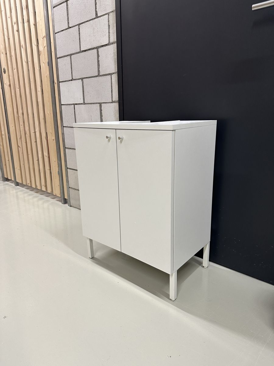 Mobili per bagno: Badezimmer Unterschrank – Usato da Jona venduto da marmull 1