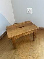 Massivholz-Schemel / Tritthocker aus Holz – dekorativ 
