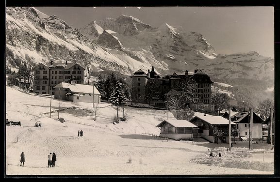 Cartoline postali: AK Wengen, Ortsansicht mit Jungfrau – Usato da Berlin venduto da bartko-reher