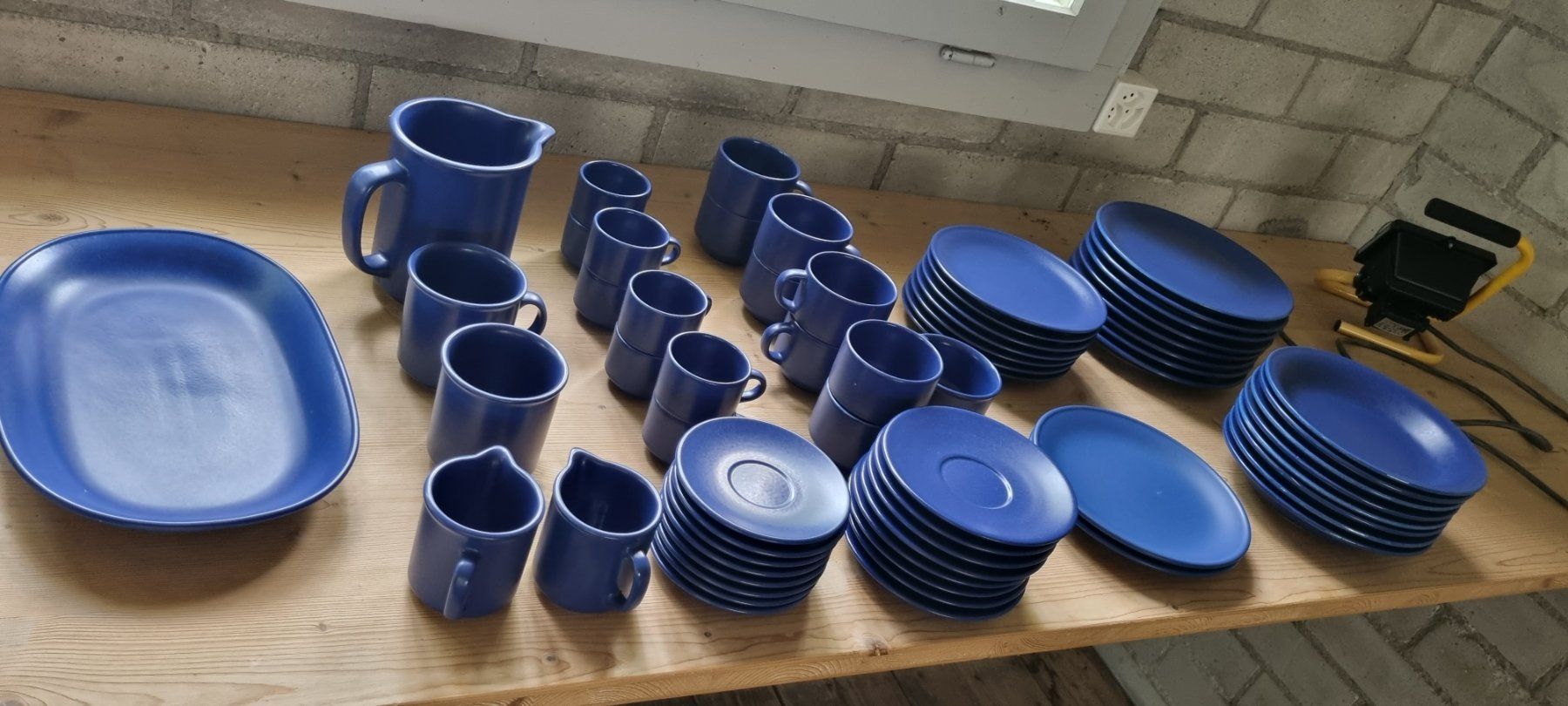 Set di piatti: Blauer Geschirr-Set – Usato da Derendingen venduto da Rider3