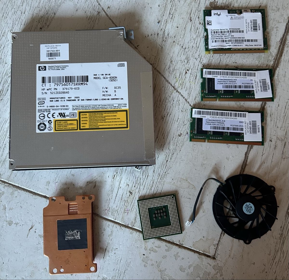 Hewlett Packard Composants électroniques: Lot composant ordinateur portable HP , RAM, CPU, Ventirad – D'occasion à Sonvilier par eme_2vyf
