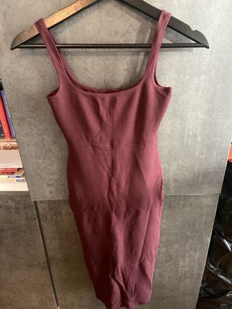 Elegantes Sommerkleid Bordeaux Grösse S - Top Zustand!