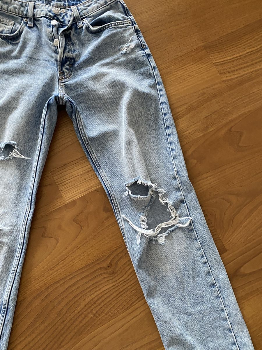H&M Jeans: Ripped Boyfriend Jeans, size EUR32 – Gebraucht aus Sissach von laura.x4 3