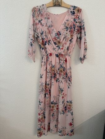🌸 Kleid mit Blumenmuster – Grösse M