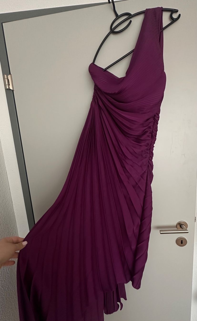 Kleider: Mango Abendkleid – Neu (gemäss Beschreibung) aus Dübendorf von eld_5pbv 2