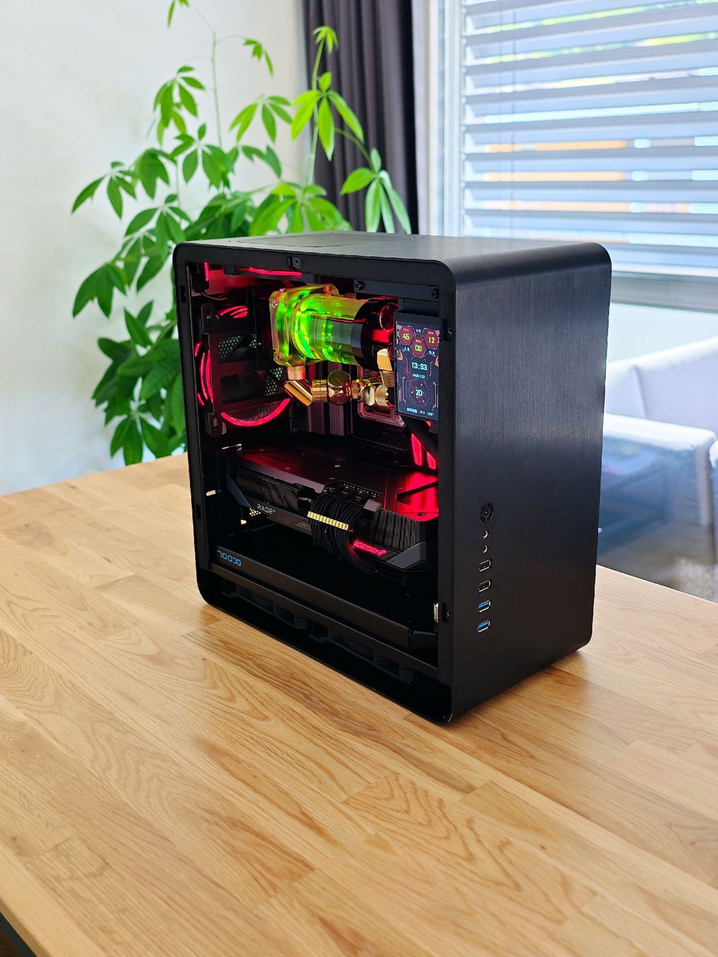 Amd PC: Custom-Loop Gaming PC | Ryzen 7 | RX 9070 XT | 64GB DDR5  – Usato da Kehrsatz venduto da Buildbar 1