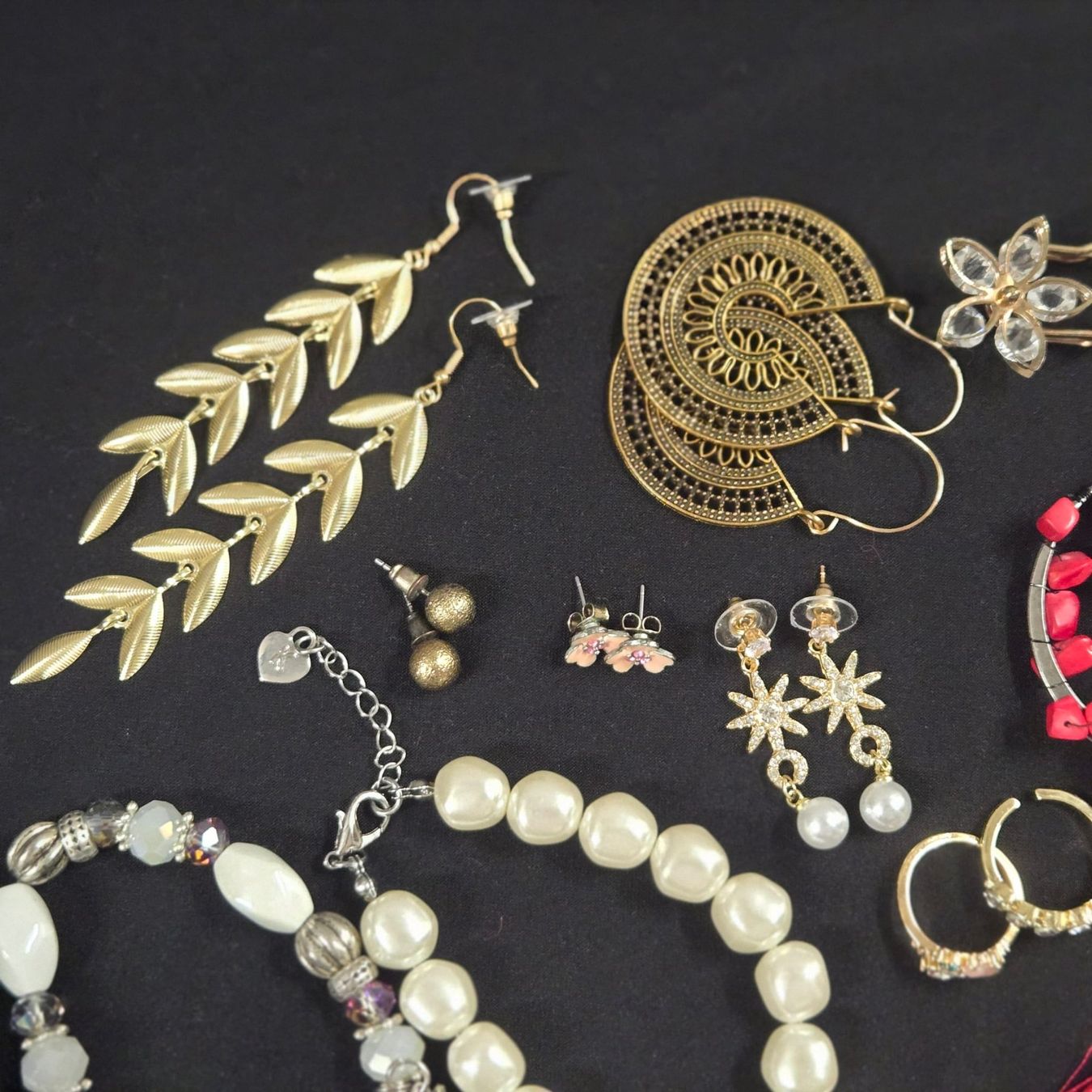 Altri gioielli: Modeschmuck Konvolut, Ohrringe, Armbänder, etc. Neu – Nuovo (secondo la descrizione) da Rheinsulz venduto da Gilea 6