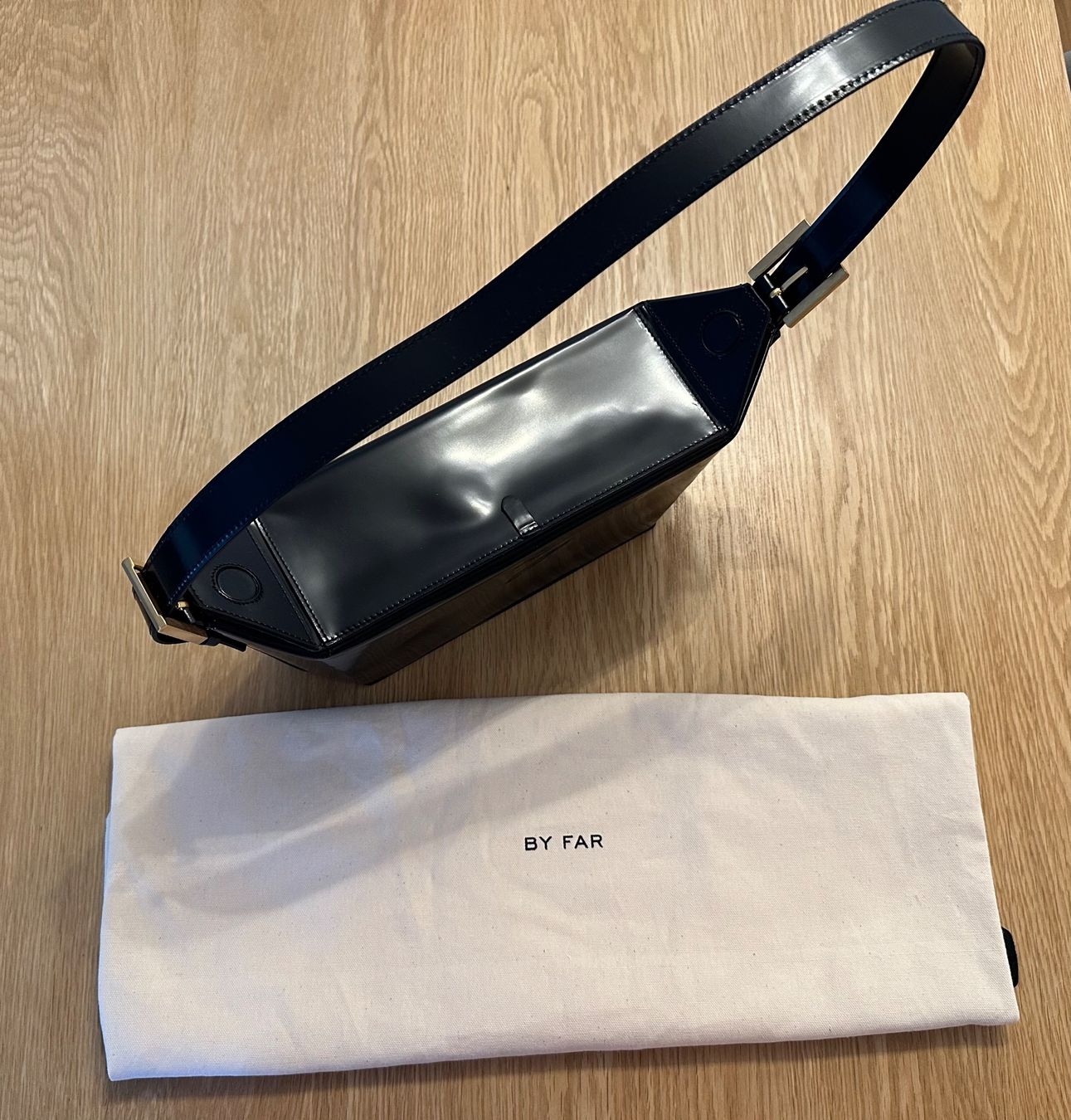 Borse da donna: BY FAR CELESTE Schultertasche aus Leder Damen – Nuovo e nell'imballaggio originale da Zürich venduto da kuz_9ghl 5