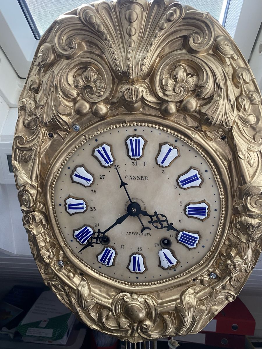 Orologi: Wunderschöne Comtoise Gold-Pendeluhr – Usato da Adetswil venduto da rof01
