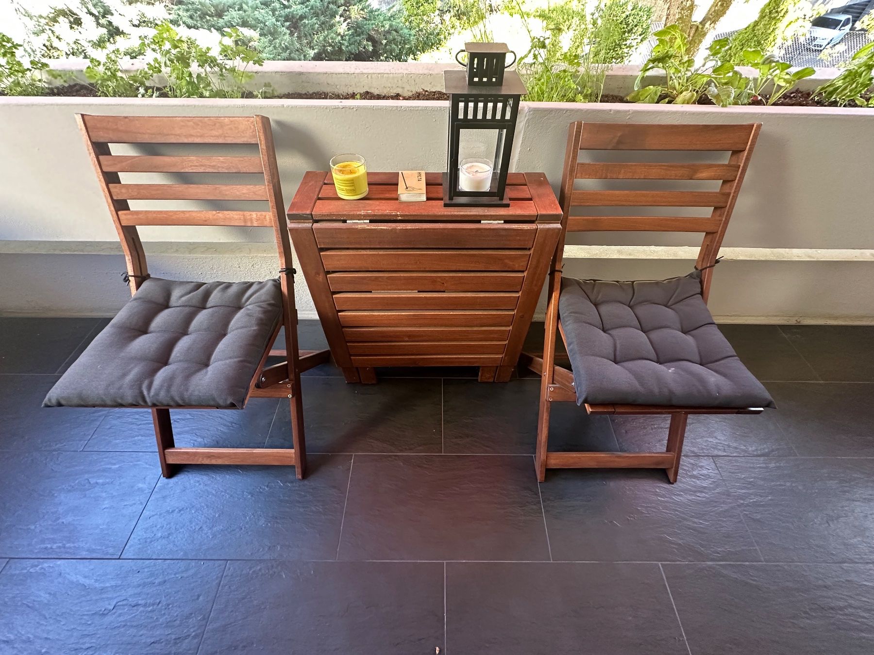 Set di tavolo e panche: Beautiful Outdoor Table + 4 chairs (foldable) – Usato da Dübendorf venduto da ket_cd6z 2