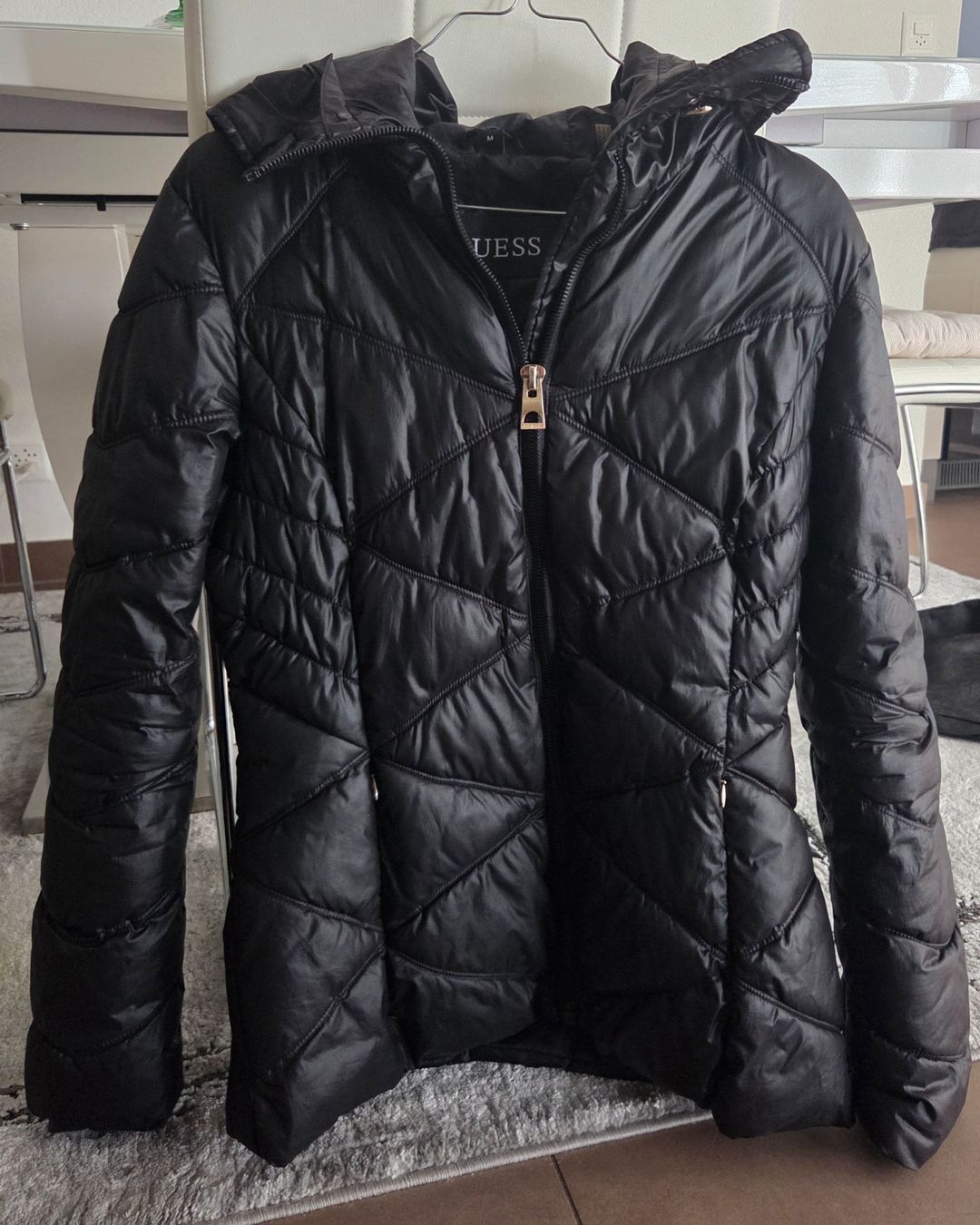 Guess Giacche: Veste Guess noire taille M – Usato da Petit-Lancy venduto da ZazouB 1