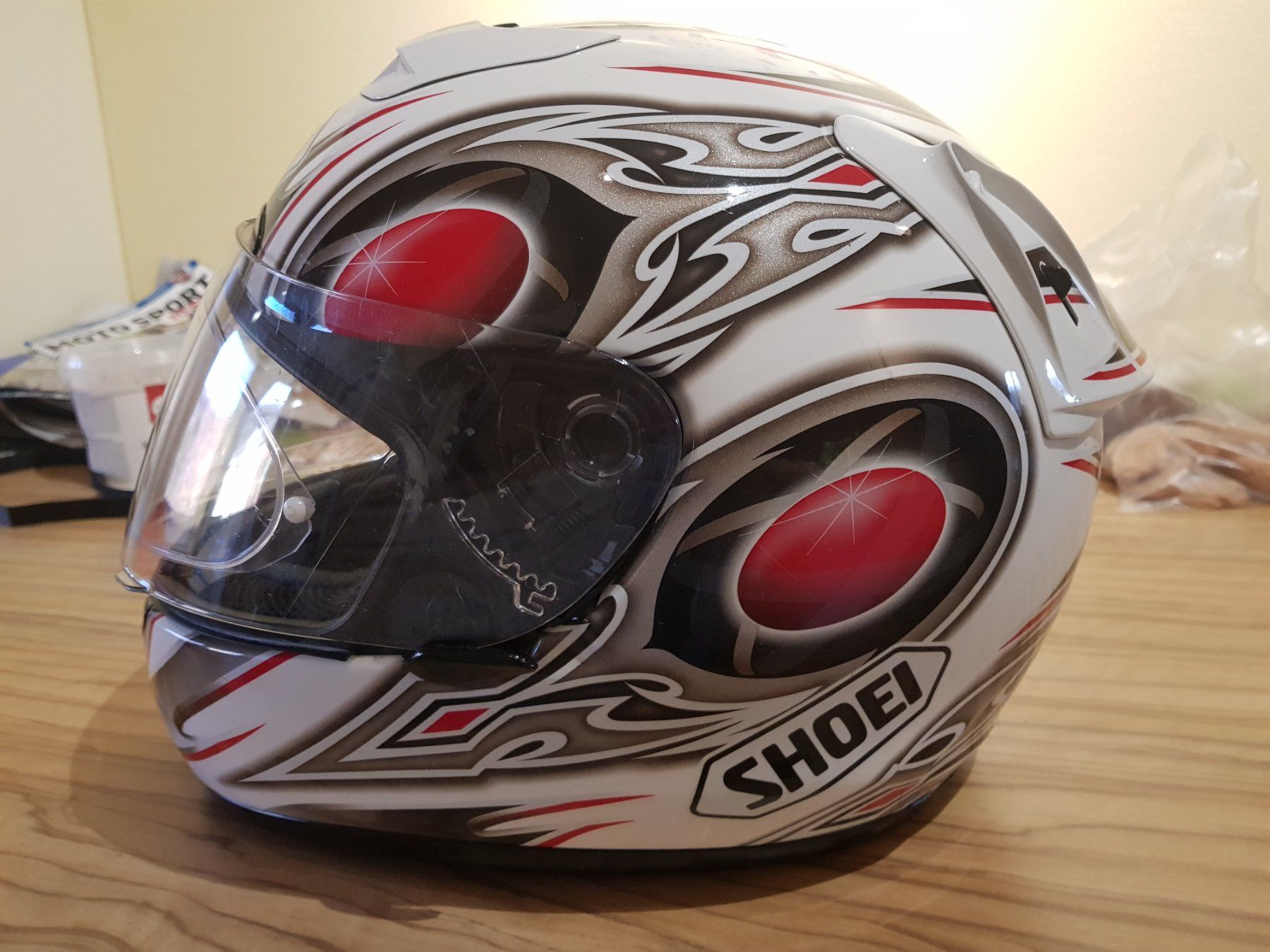 Shoei Caschi & visiere: Casque Moto "Shoei" – Usato da Yvonand venduto da dushdid