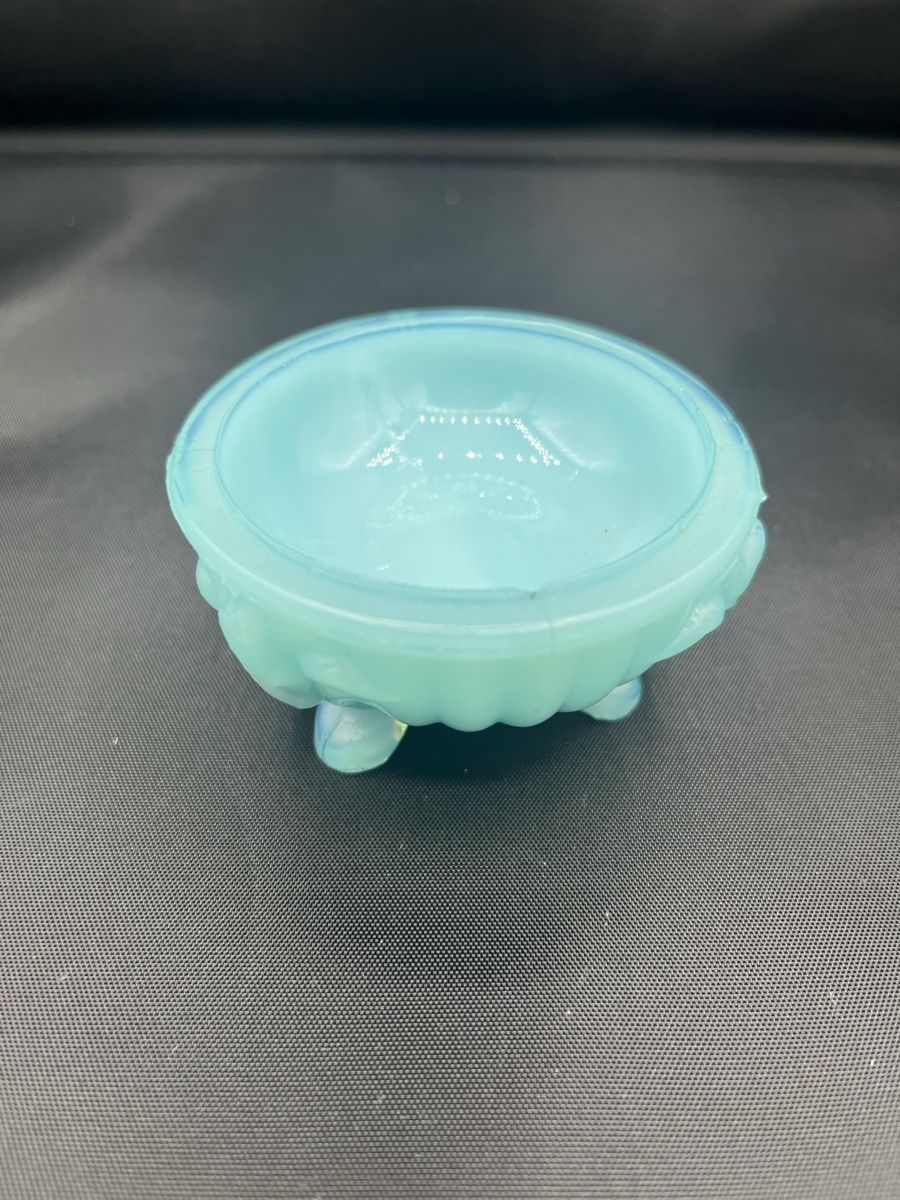 Ciotole: Petite salière en verre opalescent – Usato da Vernier venduto da ilcastrato