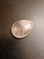 1 Anhänger aus Rosenquarz, Tropfenform 25×18 mm