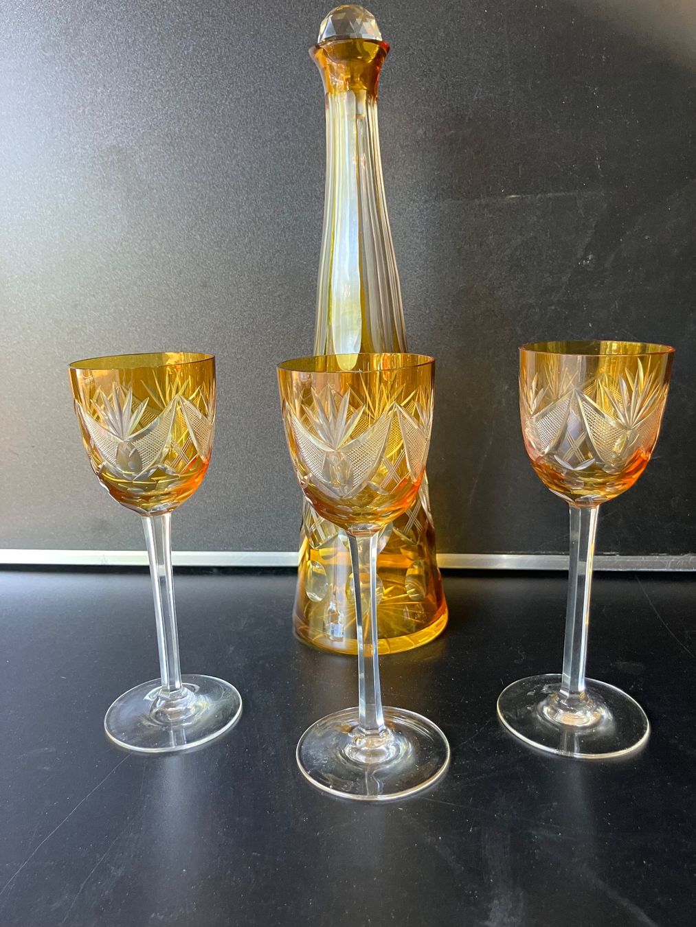 Verres: Antike Gläser und Karaffe Böhmen – D'occasion à St. Gallen par Puntos 2