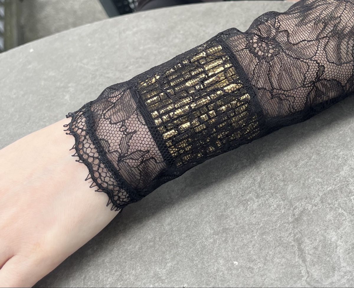Armbänder & -reifen: 2 Wolford Statement-Cuffs / Manschetten – Gebraucht aus Liestal von mau_z7lk