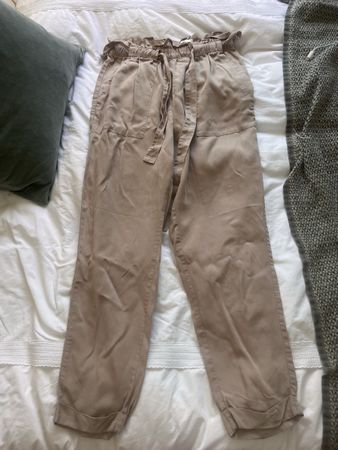 H&M Trousers - Neutral Size 36 - Like New!