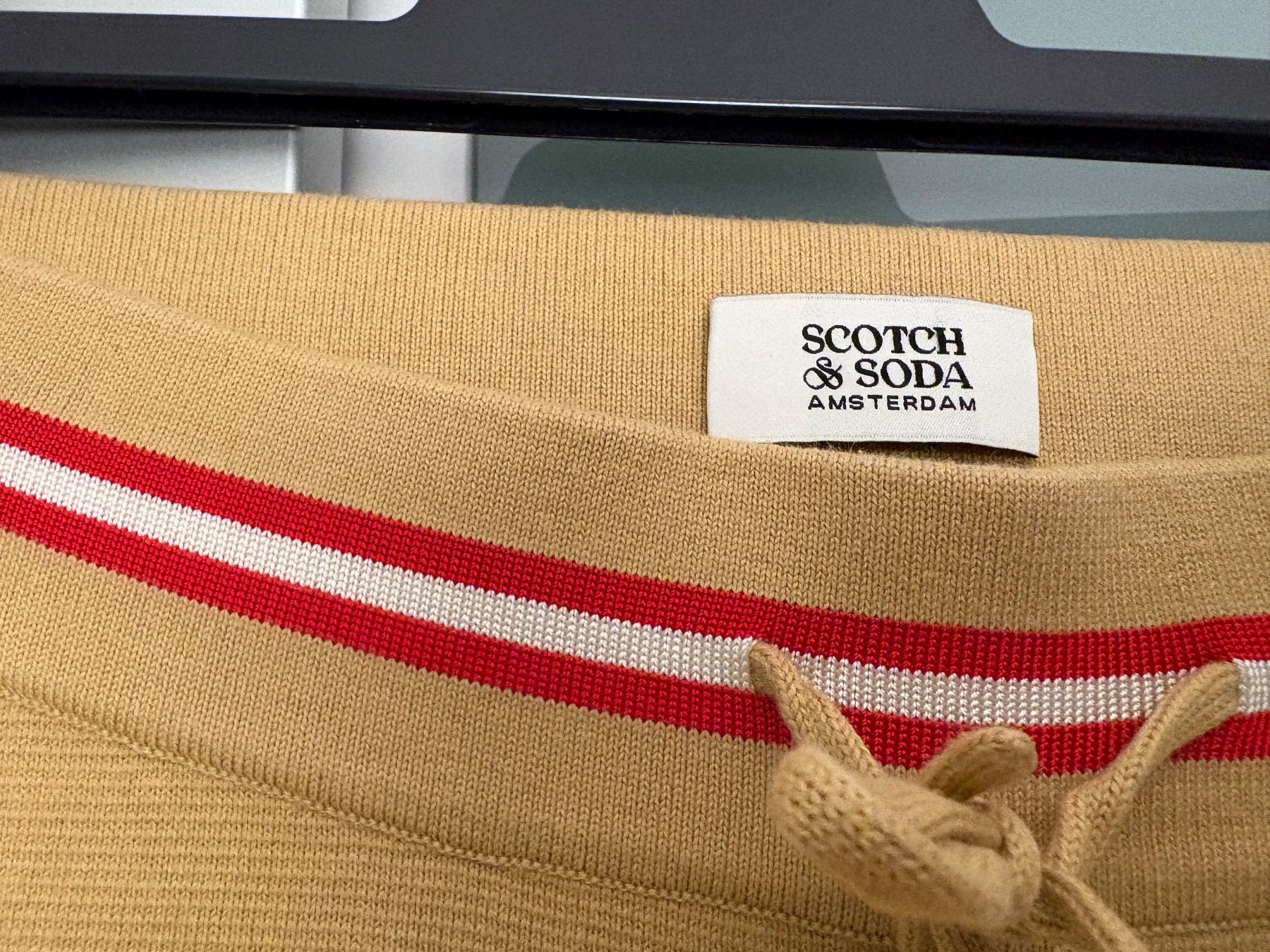 Scotch Soda Lotti di vestiti: SCOTCH & SODA Set pullover + pants - Size M - new! – Nuovo (secondo la descrizione) da Muzzano venduto da Sidney_3 1