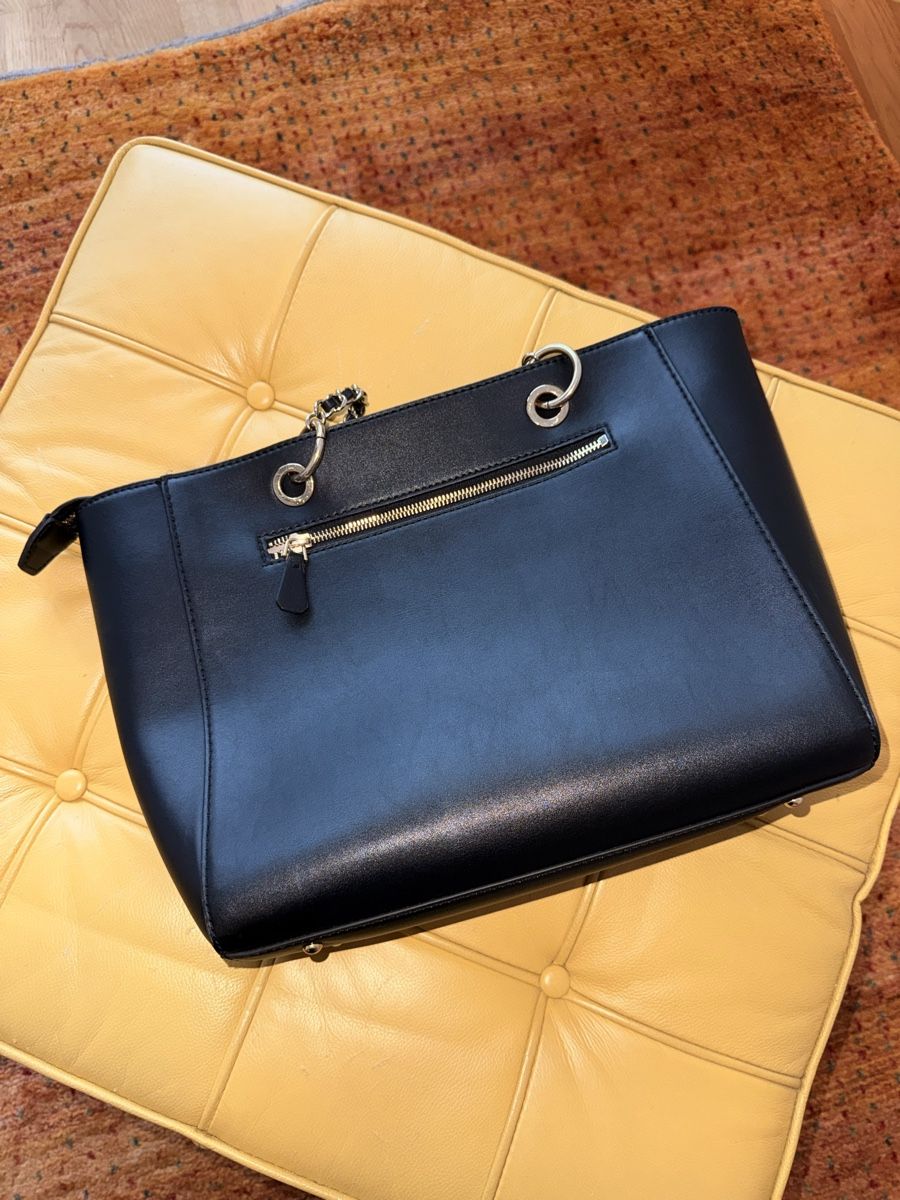 Guess Borse da donna: Guess Handtasche schwarz – Usato da St. Gallen venduto da Elia750 1
