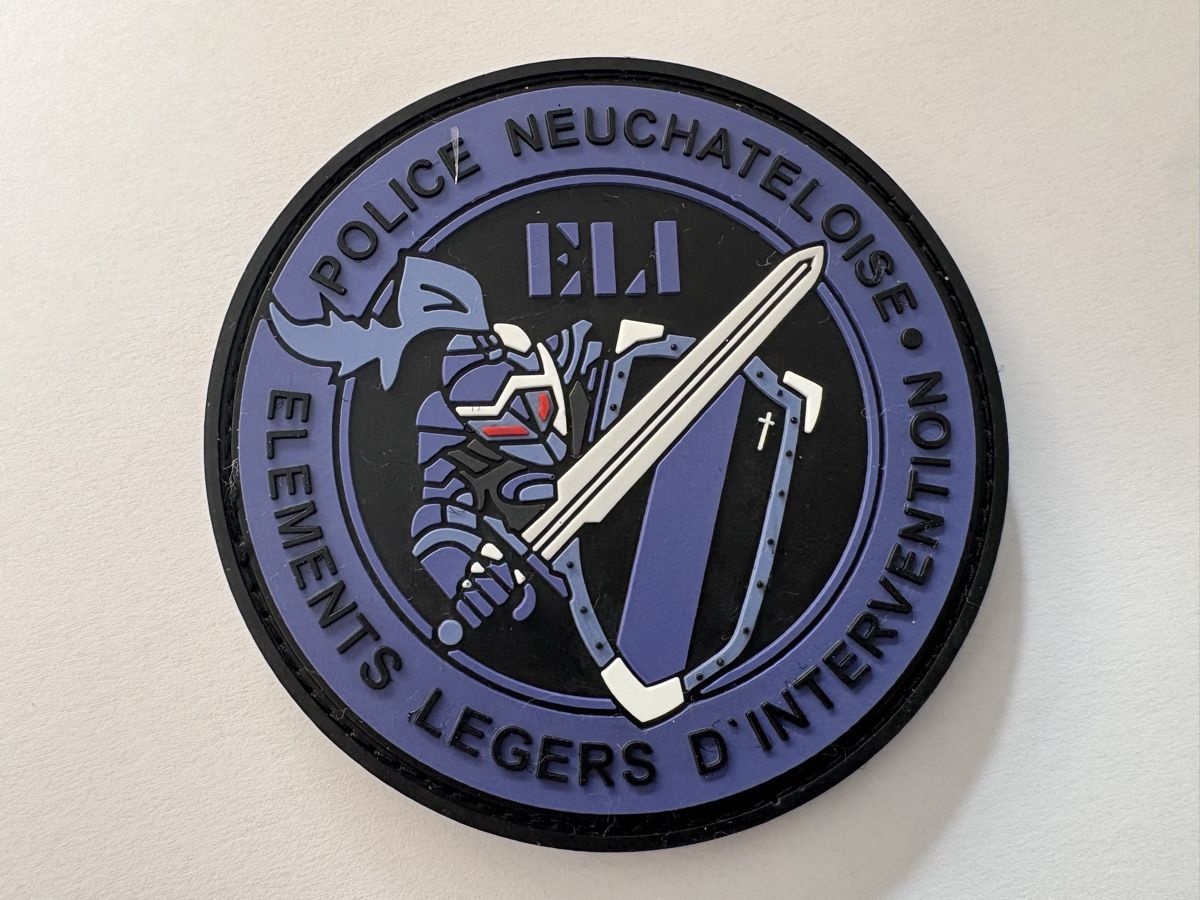 Plaketten & Abzeichen: Patch/Abzeichen Police intervension Neuchateloise – Neu (gemäss Beschreibung) aus Rheineck von Vitzi