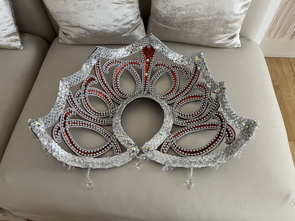 Costumi: Kostümschmuck – Nuovo (secondo la descrizione) da Bern venduto da Snowtartine 1