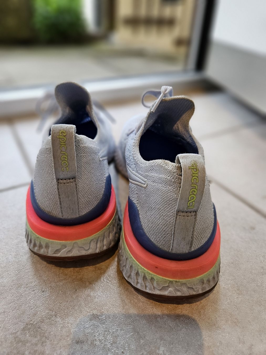 Nike Scarpe da donna: Nike Epic React Schuhe – Usato da Saland venduto da Rose0109 2