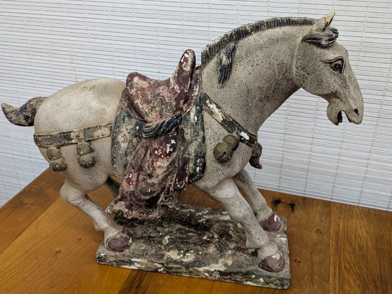 Sculture & Statue: Tang Streitross Pferd aus Holz – Usato da Emmen venduto da Brockofsky