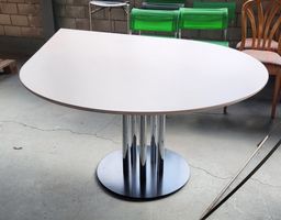 Vintage Thonet Designe-Tisch Tropfenform