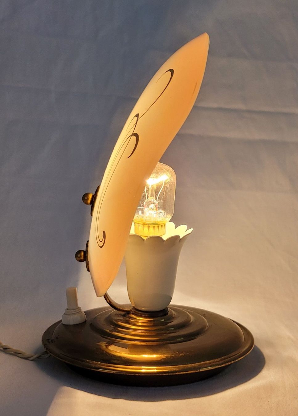 Lampade: Ältere Nachttischlampe – Usato da Zürich venduto da Ch250157 5