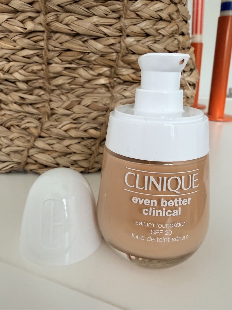 Clinique Make-up: Clinique Even Better Foundation, WN 30 Biscuit – Nuovo (secondo la descrizione) da Zürich venduto da wie_r6sx 1