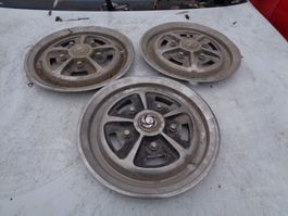 Raddeckel (3 Stk.) für britischen Oldie, (British Leyland?)