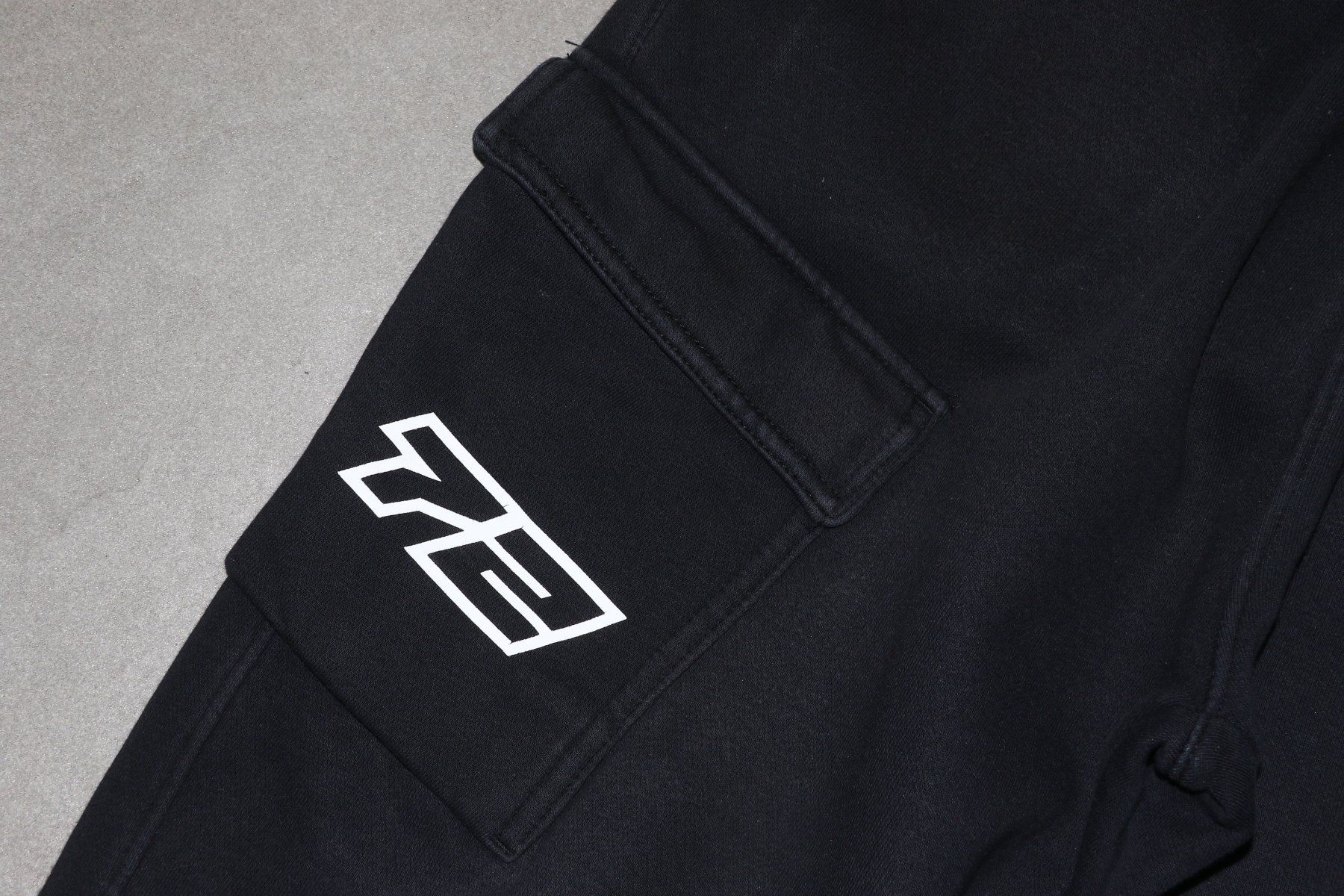 Nike Pantaloni: Herrenhose von NIKE Gr.M – Usato da Oberwil-Lieli venduto da Svetlana28 2