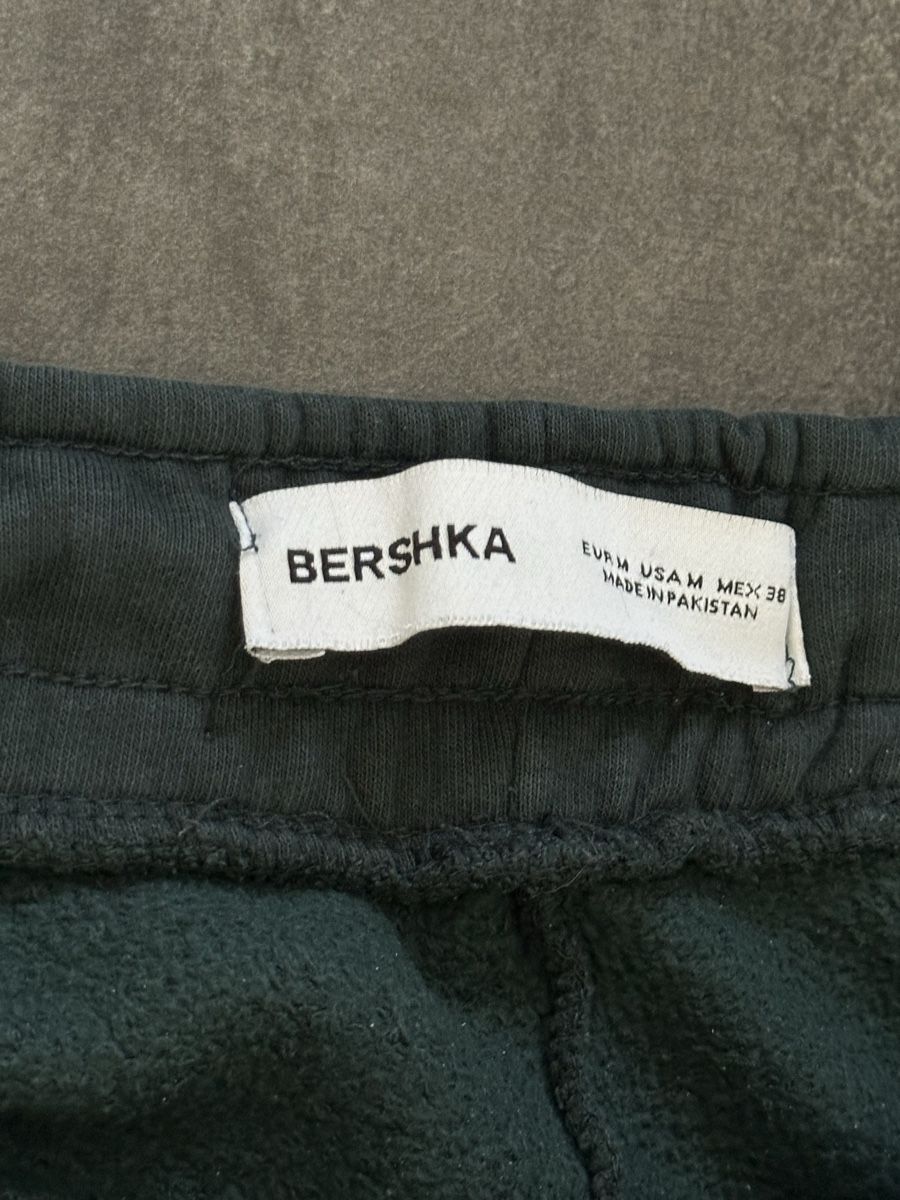Bershka Hosen: Green pants, size M, BERSHKA  – Gebraucht aus Losone von Gioelenalli_ 1