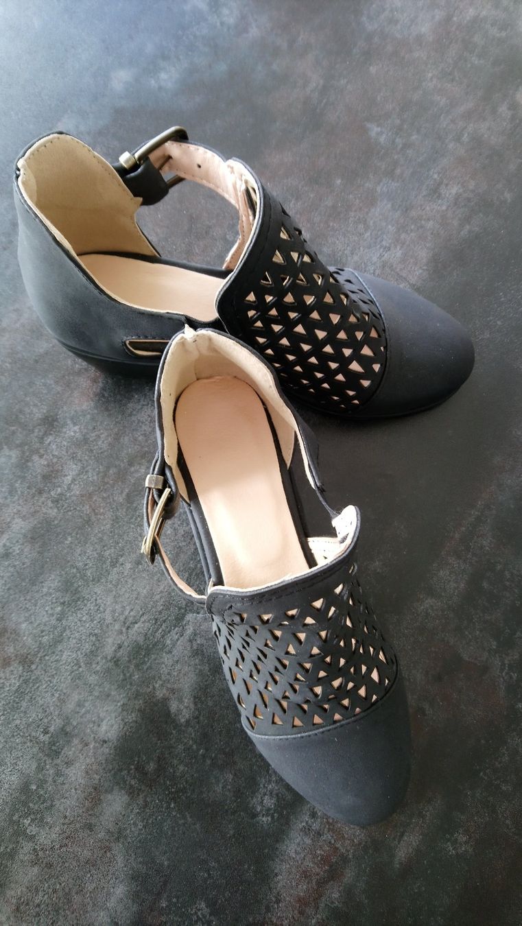 Damenschuhe: Wunderschöne Sandaletten, schwarz, Gr. 37, neu – Neu (gemäss Beschreibung) aus Boll von frauweber 3