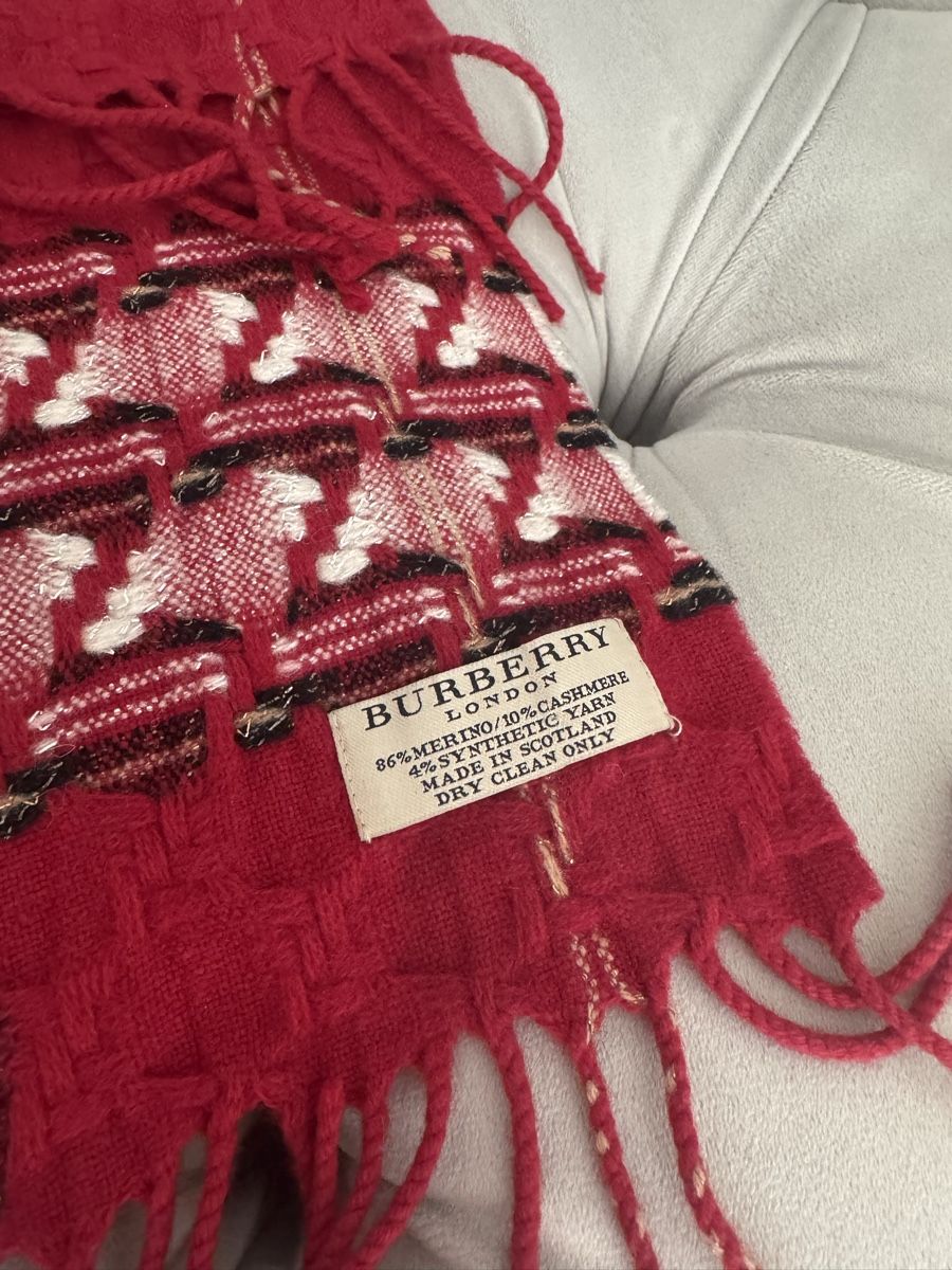 Burberry Foulard & Sciarpe: Burberry Schal – Usato da Zürich venduto da bentley_ 1