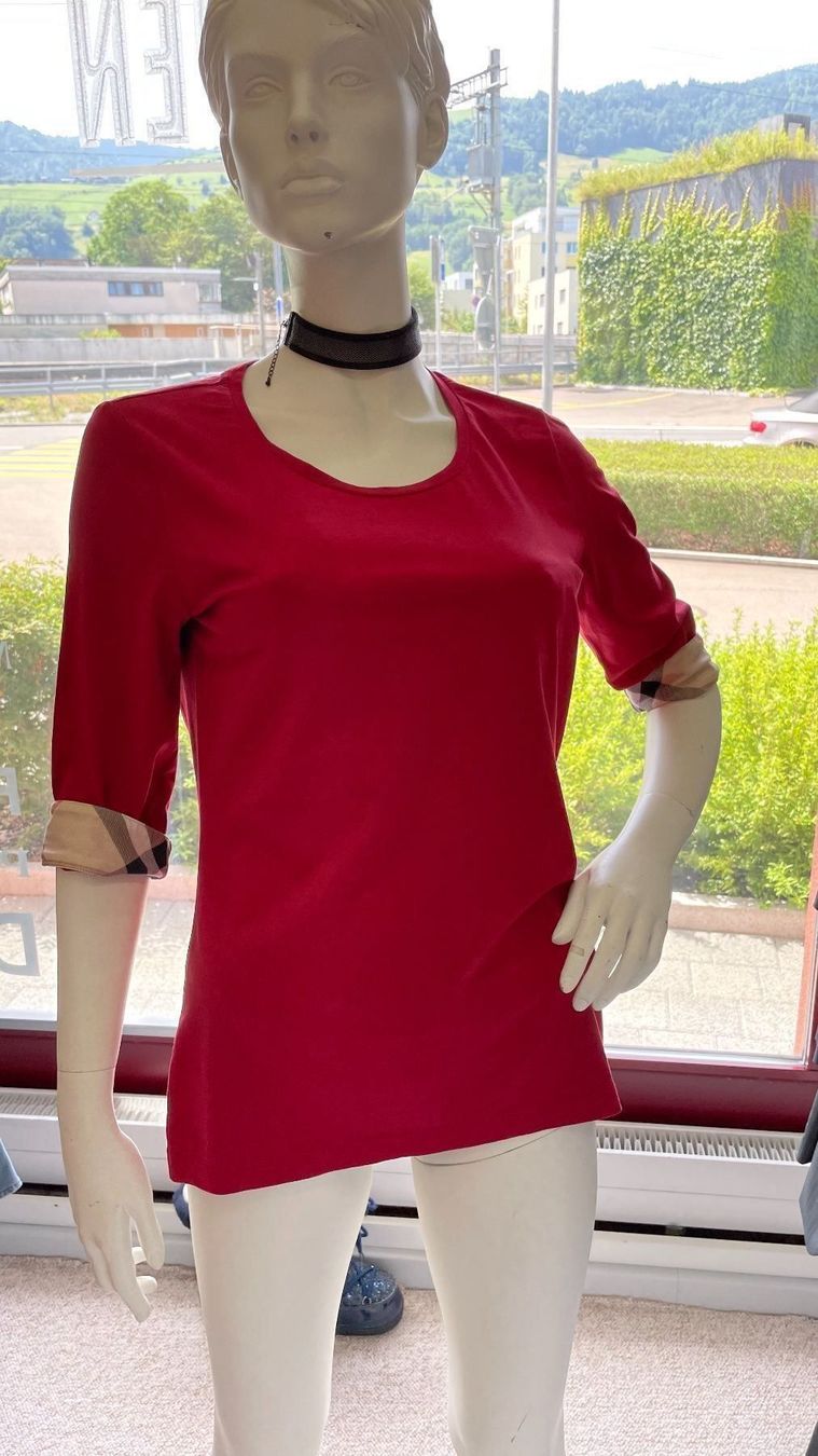 Burberry T-shirt: Burberry T-Shirt – Nuovo e nell'imballaggio originale da Lachen SZ venduto da HelvetiaLuxury 1