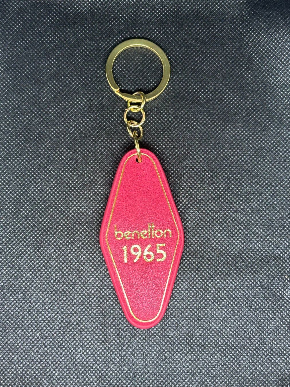 Porte-clés: Benetton Key Ring neu – D'occasion à Lausanne par Retro-geek 2