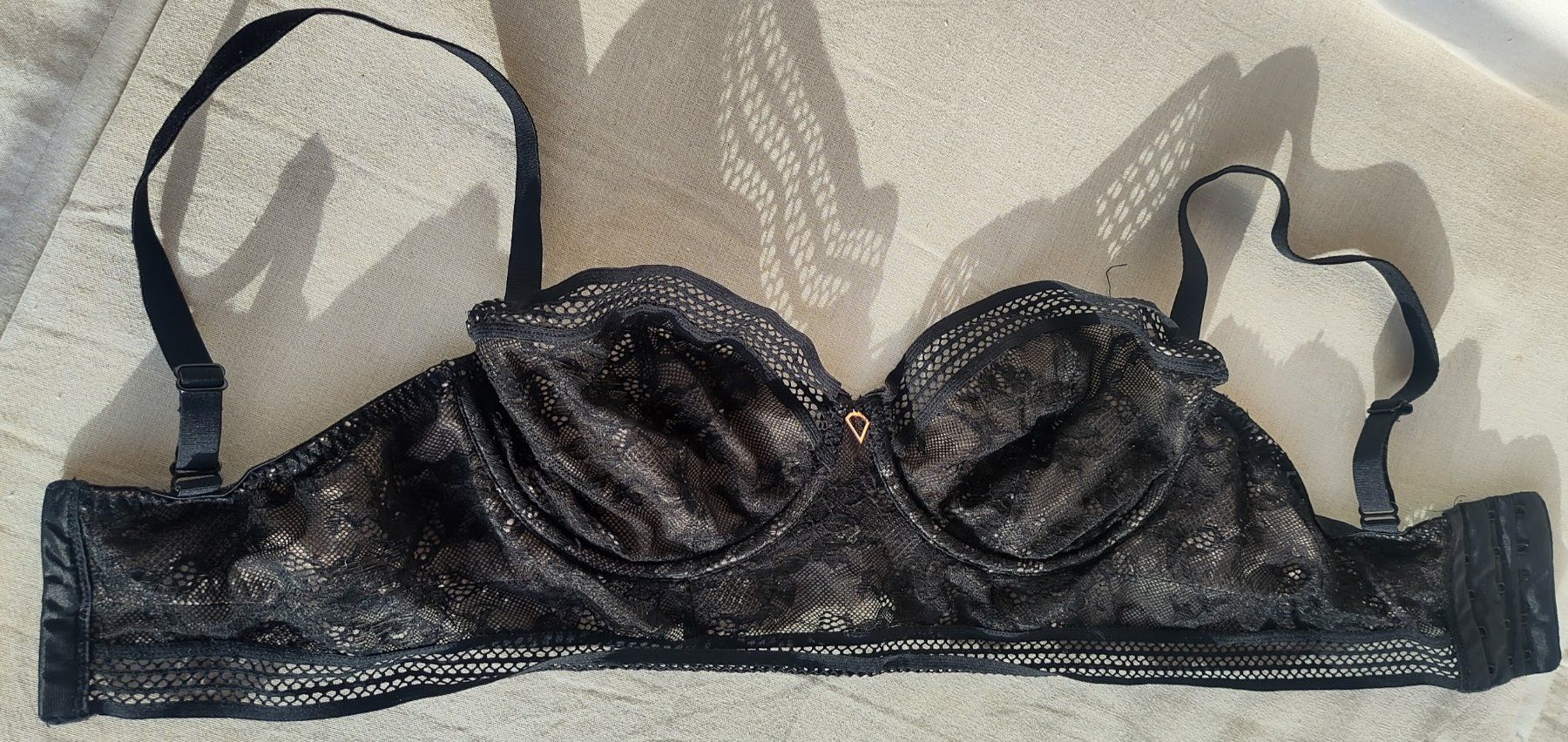 Sonstige Unterwäsche: Schöner schwarzer BH von Bravissimo, Gr. 65E – Gebraucht aus Lugano von kat_lm5b