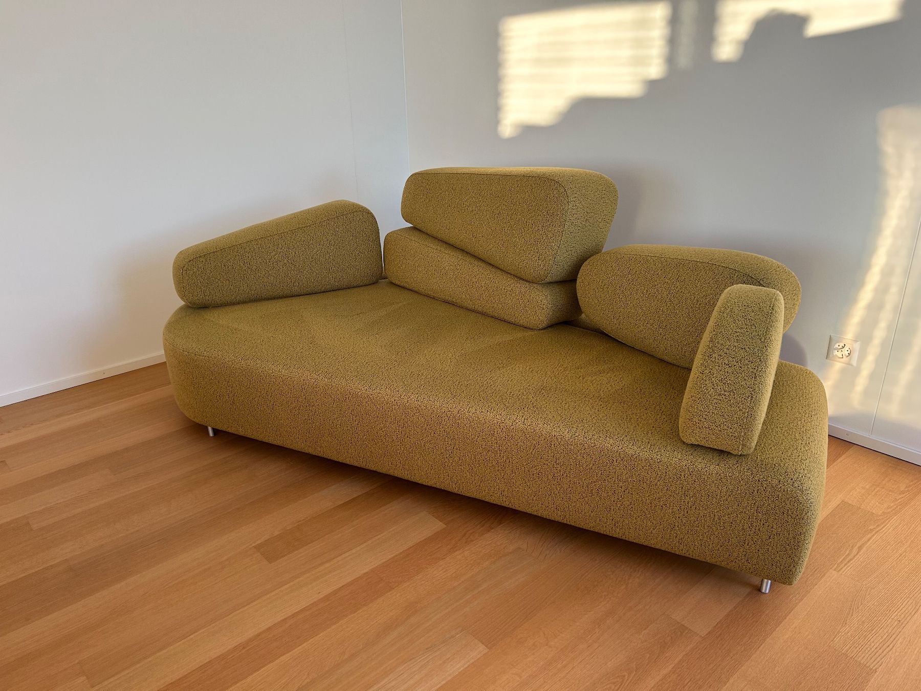 Brühl Divani: Brühl Mosspink Sofa – Usato da Kloten venduto da ukr 1