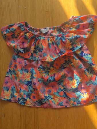 Mädchen Oberteil Primark Blumen bunt Grösse 134 cm 