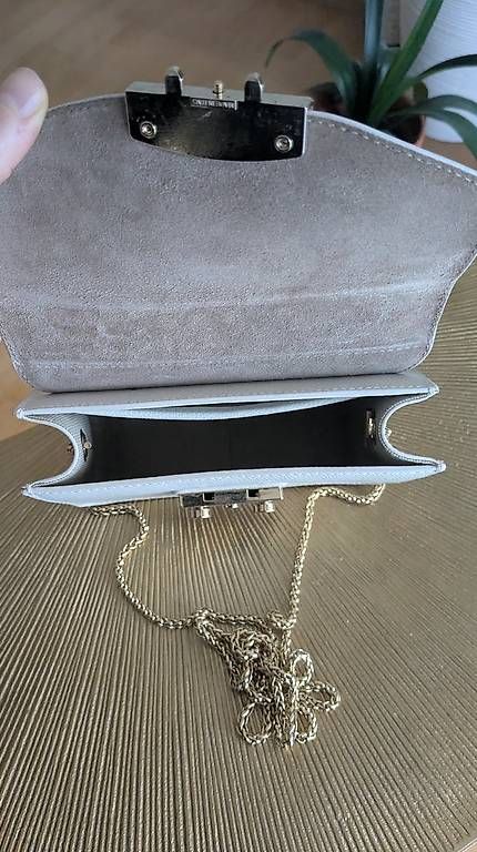 Furla Borse da donna: Furla Metropolis weiss/gold – Usato da Zürich venduto da nat_zjl8 2