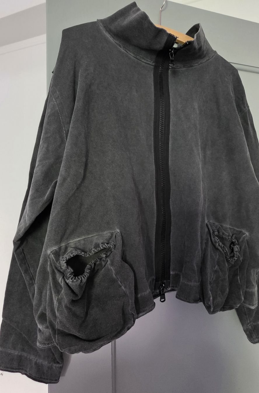Pullover & Sweatshirts: Veste grise/noire – Gebraucht aus Yverdon-les-Bains von van_dq65 5
