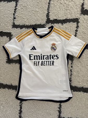 Maillot de foot du Réal Madrid domicile saison 2023/24 