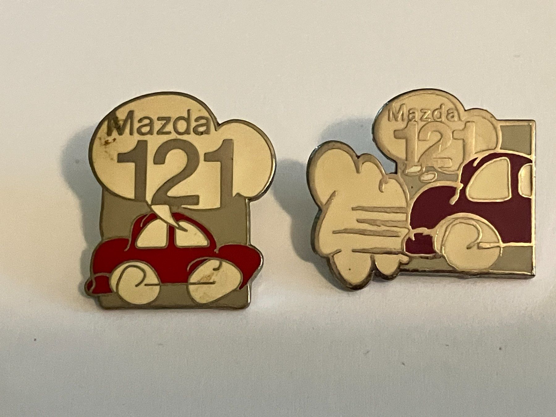 Plaketten & Abzeichen: 2 Pin Mazda 121 – Gebraucht aus Basel von djwwpp