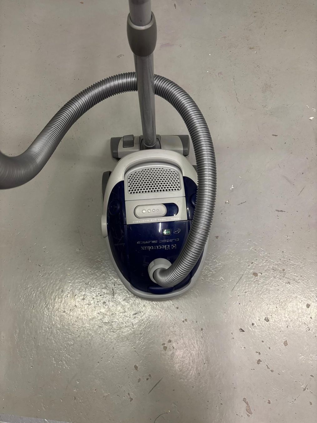 Electrolux Aspirapolveri & Accessori: Staubsauger electrolux 1800W restauriert – Usato da Wangs venduto da Snoop5