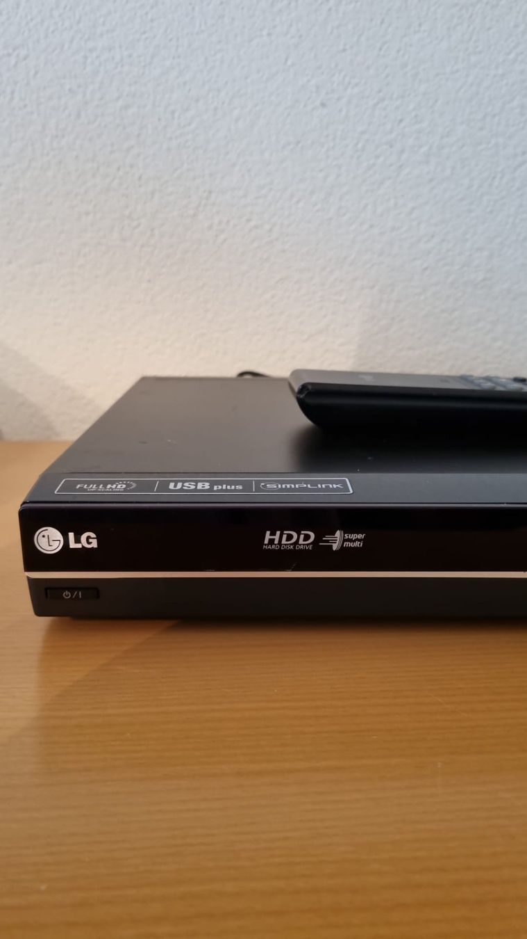 LG Multimediaplayer & Streamer: Lettore LG DVD HDD recorder con telecomando – Gebraucht aus Cadenazzo von man_9hnd 1