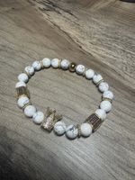 Elegantes Armband mit Krone und weissen Steinen neu
