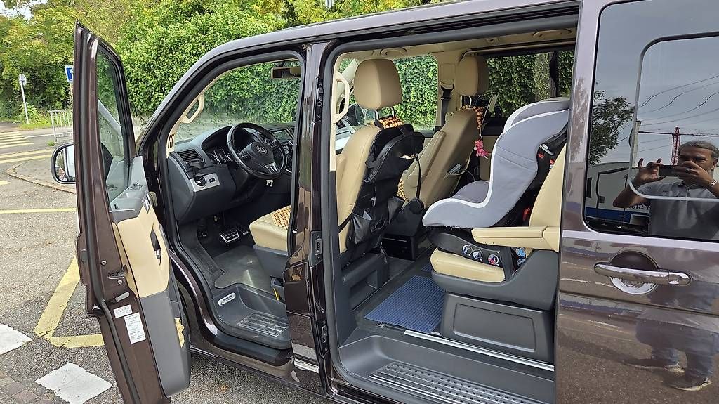 Autos: VW T5.2 Multivan Highline – D'occasion à Zürich par blacardi 1