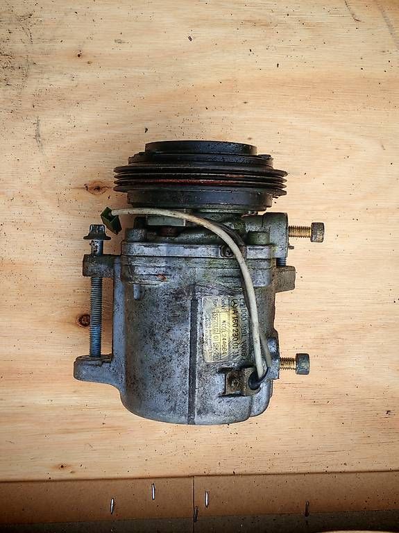 Smart Tutti pezzi di ricambio auto: Compressore AC per Smart Roadster – Usato da Cadenazzo venduto da Mulinacu 4